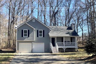 186 Due West Trail in Dallas, GA - Building Photo