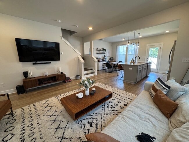 425 Hazelcote Rd in Greenville, SC - Building Photo - Building Photo