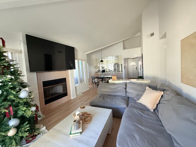 2109 Northshore Dr, Unit C in Chula Vista, CA - Building Photo - Building Photo