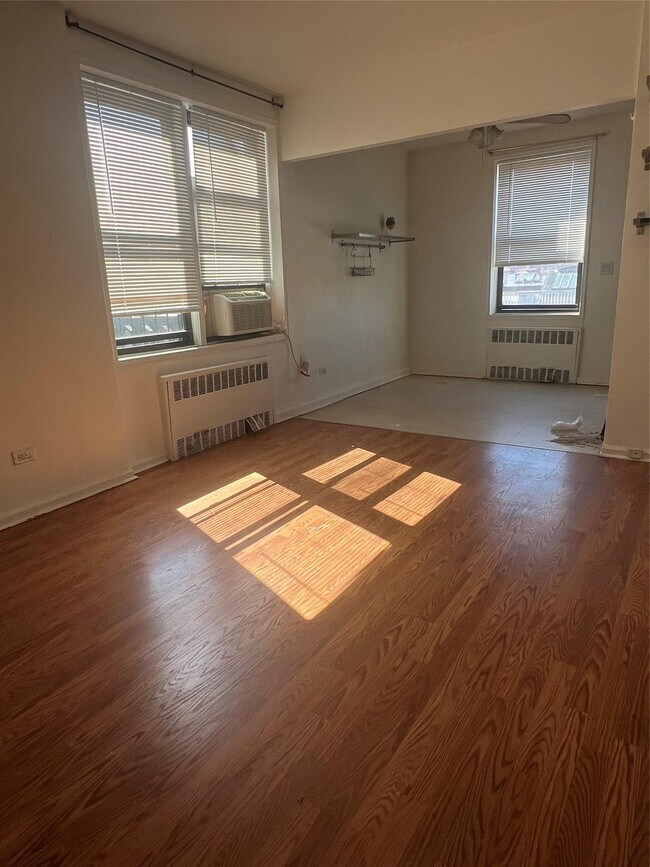 37-27 86th St in Queens, NY - Building Photo - Building Photo