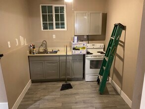 17291 Akley St, Unit B in Lake Elsinore, CA - Foto de edificio - Building Photo