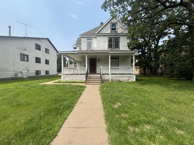 property at 611 5th Ave S