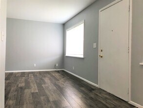 3441 W Warren Dr in Warsaw, IN - Foto de edificio - Building Photo