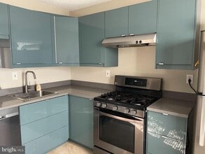 6 Harris Ct in Trenton, NJ - Building Photo - Building Photo