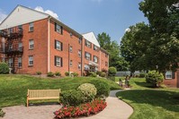 Windsor Apartments in Wood Ridge, NJ - Foto de edificio - Building Photo