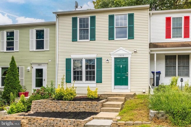 property at 1939 Pohick Creek Ct