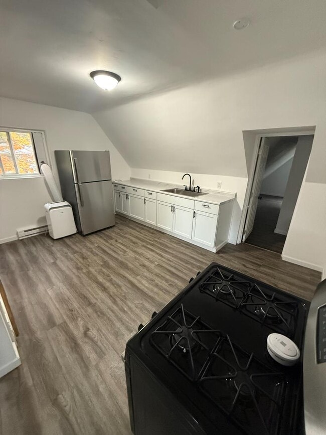 property at 1359 Oakes St