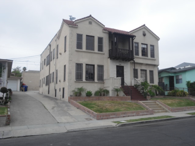 661 S Mathews St in Los Angeles, CA - Building Photo