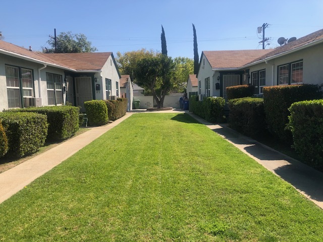 7034 Hazeltine Ave in Los Angeles, CA - Building Photo