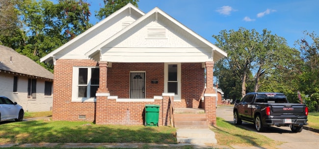 property at 1603 S Olive St