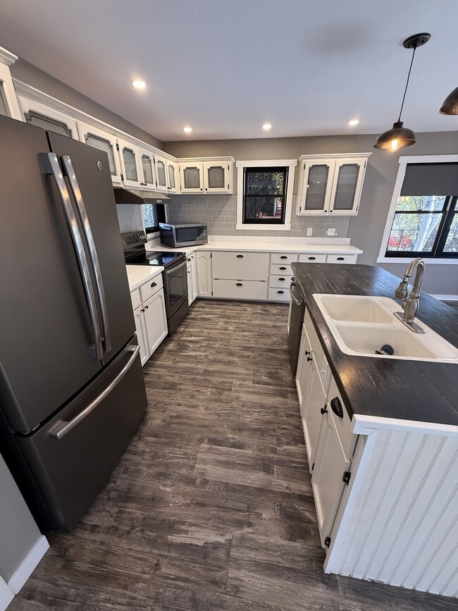 2004 1st Ave S in Great Falls, MT - Building Photo - Building Photo