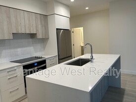 3699-3699 Capozzi Rd in Kelowna, BC - Building Photo