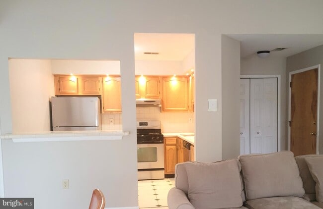 11 Wrangel Ct in Princeton, NJ - Building Photo - Building Photo