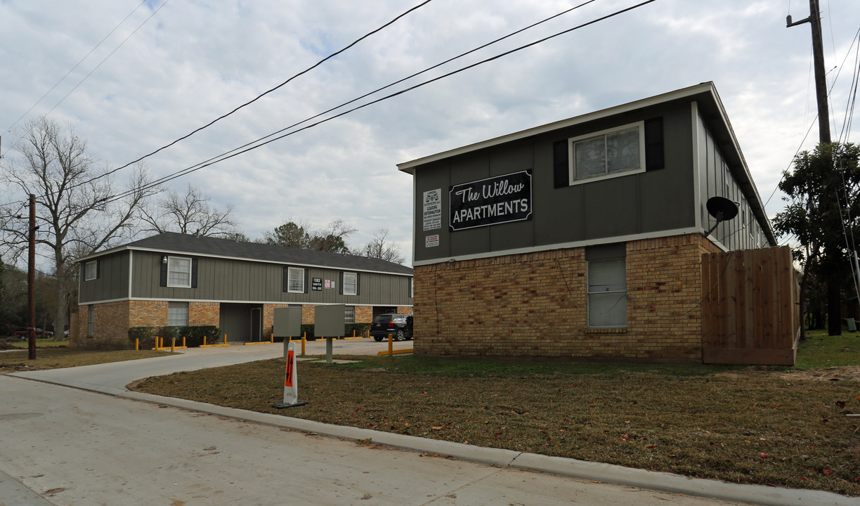 The Willow Apartments in Humble, TX - Building Photo