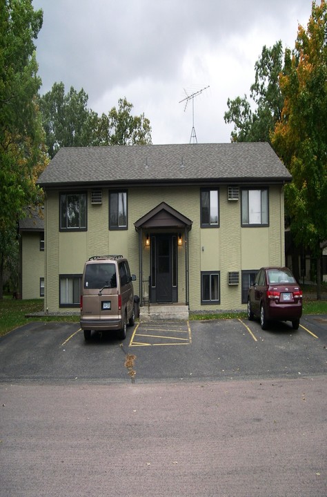 701 W Branch St in Princeton, MN - Foto de edificio