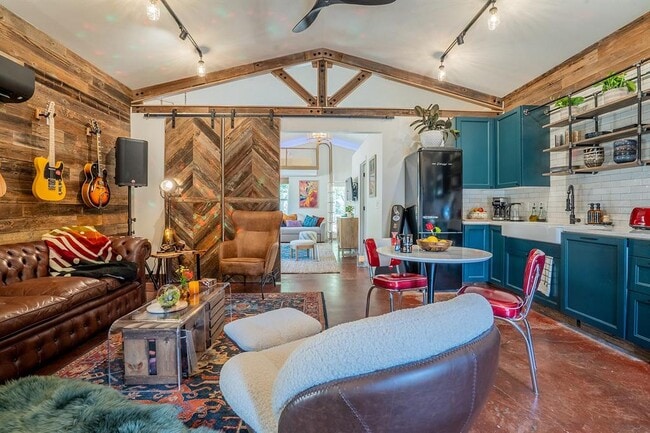 5200 St Georges Green in Austin, TX - Building Photo - Building Photo