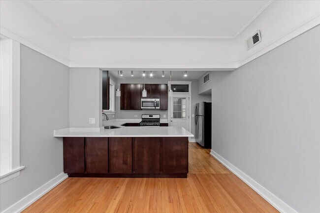4821 N Washtenaw Ave in Chicago, IL - Building Photo - Building Photo