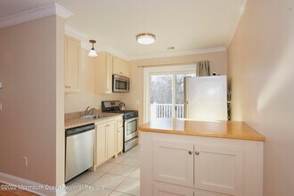 74 Wallace St in Red Bank, NJ - Building Photo - Building Photo