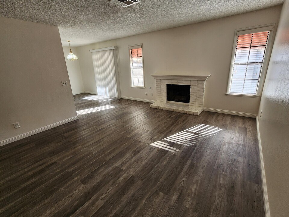6627 W Tropicana Ave in Las Vegas, NV - Building Photo