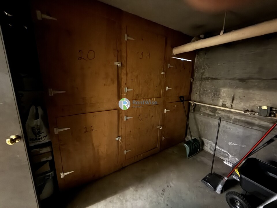 491 Arborway, Unit 1 in Boston, MA - Building Photo