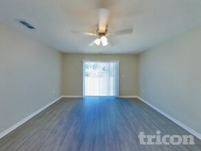 18 Prince Kaarel Ln in Palm Coast, FL - Building Photo - Building Photo