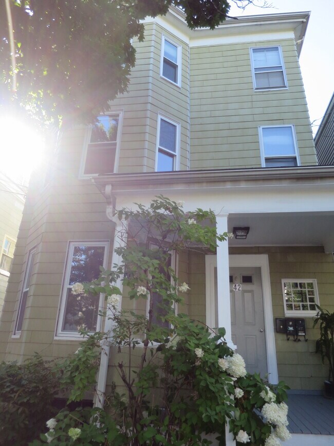 42 Glenwood Rd, Unit 1