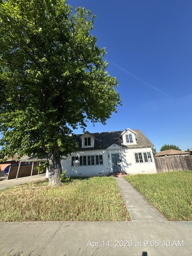 property at 461 N Bates Ave