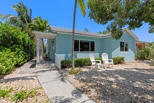 1120 N Palmway in Lake Worth Beach, FL - Building Photo
