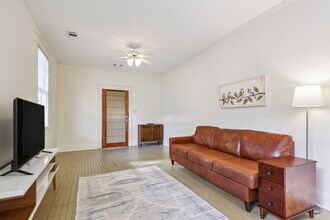 2433 Palmer Ave, Unit 2433 Palmer Avenue in New Orleans, LA - Building Photo - Building Photo