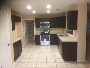 2205 Wisteria Way in Round Rock, TX - Building Photo - Building Photo