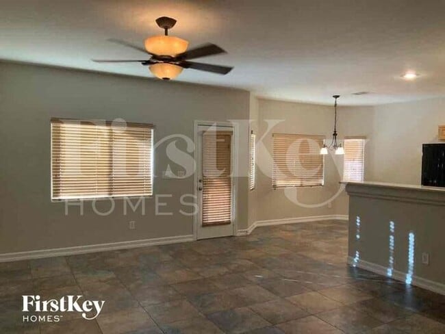 9169 Sunken Meadow Ave in Las Vegas, NV - Foto de edificio - Building Photo