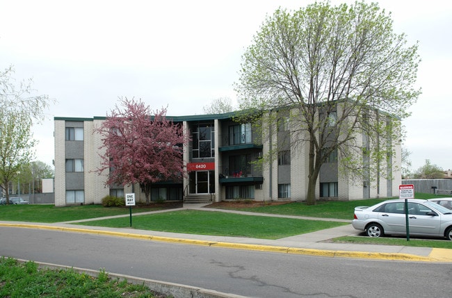 Eden Park Apartments in Brooklyn Park, MN - Foto de edificio - Building Photo