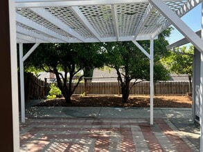 560 Burlington Dr in Vacaville, CA - Building Photo - Building Photo