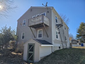 60 Orchard St in Bellingham, MA - Foto de edificio - Building Photo