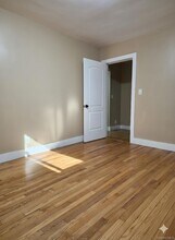 202-02 109th Ave in Queens, NY - Building Photo - Building Photo