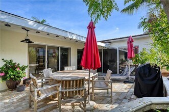 149 Via Waziers in Newport Beach, CA - Foto de edificio - Building Photo