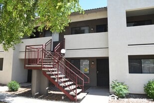 3301 E Earll Dr in Phoenix, AZ - Building Photo