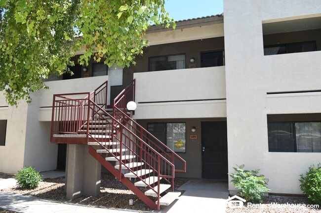 property at 3301 E Earll Dr