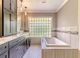 3318 N Braeswood Blvd in Houston, TX - Building Photo - Building Photo