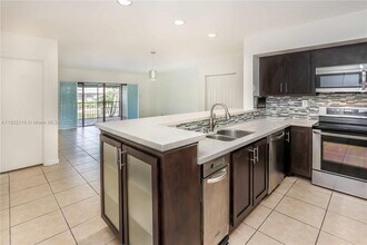 8299 Balgowan Rd in Miami Lakes, FL - Foto de edificio - Building Photo