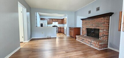 16525 Dane Ct E in Brookfield, WI - Building Photo - Building Photo