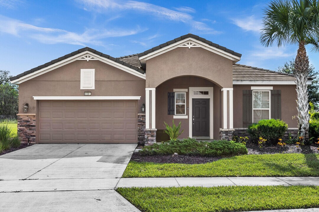 4159 Oak Tree Dr in Davenport, FL - Building Photo