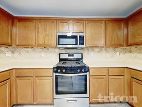 7034 Daybreak Peaks in Converse, TX - Foto de edificio - Building Photo