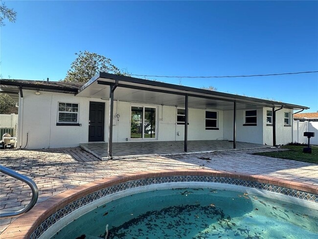 property at 9 N Aurora Ave