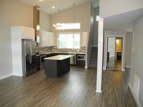 700 E Walnut St in Carbondale, IL - Building Photo - Building Photo