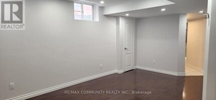 24 Sandham Crescent in Markham, ON - Building Photo - Building Photo