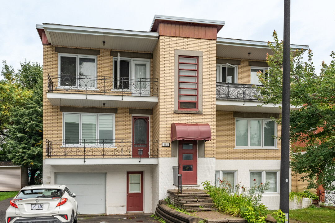 154 Des Chênes Rue O in Québec, QC - Building Photo