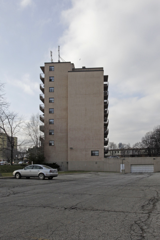 3121 Kirwin Ave in Mississauga, ON - Building Photo - Building Photo