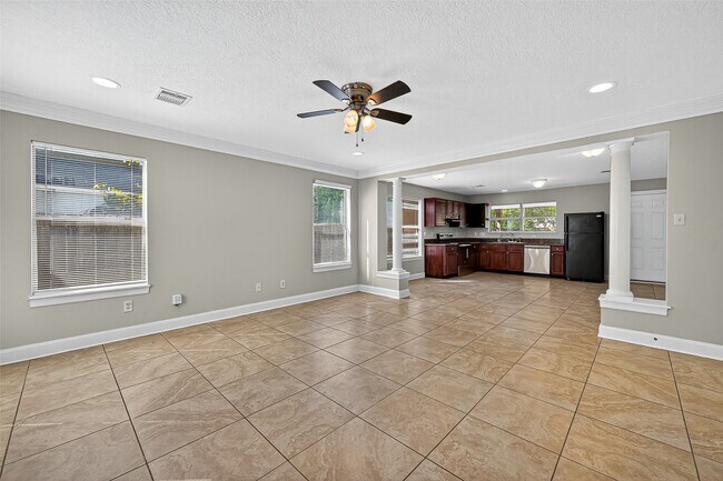 406 Texas St in Tomball, TX - Building Photo - Building Photo