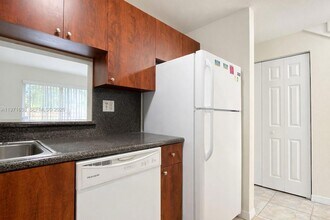 2290 NW 136th Terrace in Opa Locka, FL - Foto de edificio - Building Photo